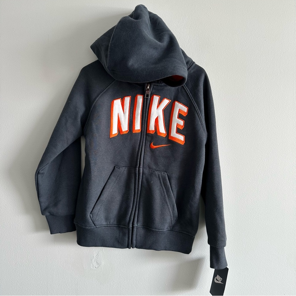 NWT Nike grey and orange boys sweatshirt size 4T